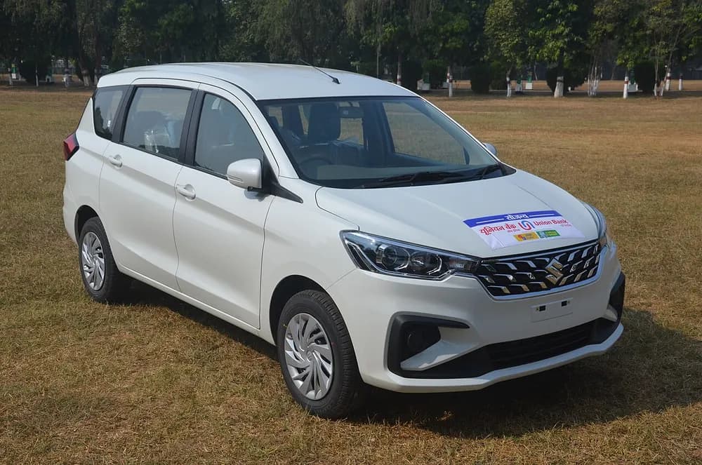 White Maruti Suzuki Ertiga MPV